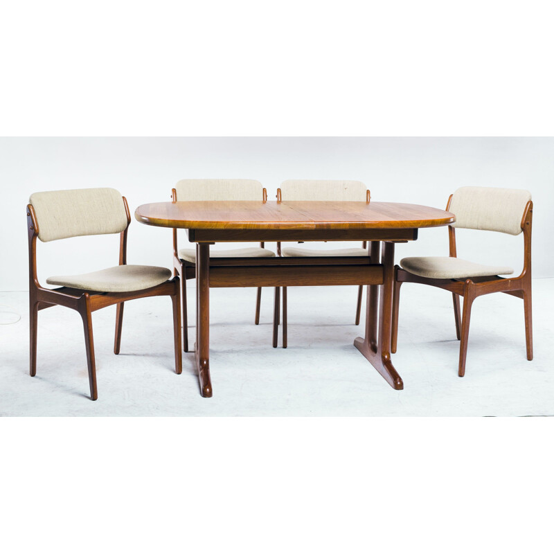 Vintage teak oval dining table from Glostrup