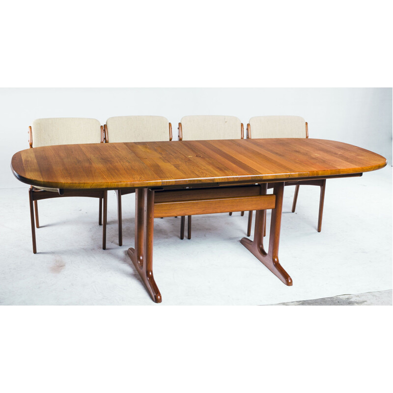 Vintage teak oval dining table from Glostrup