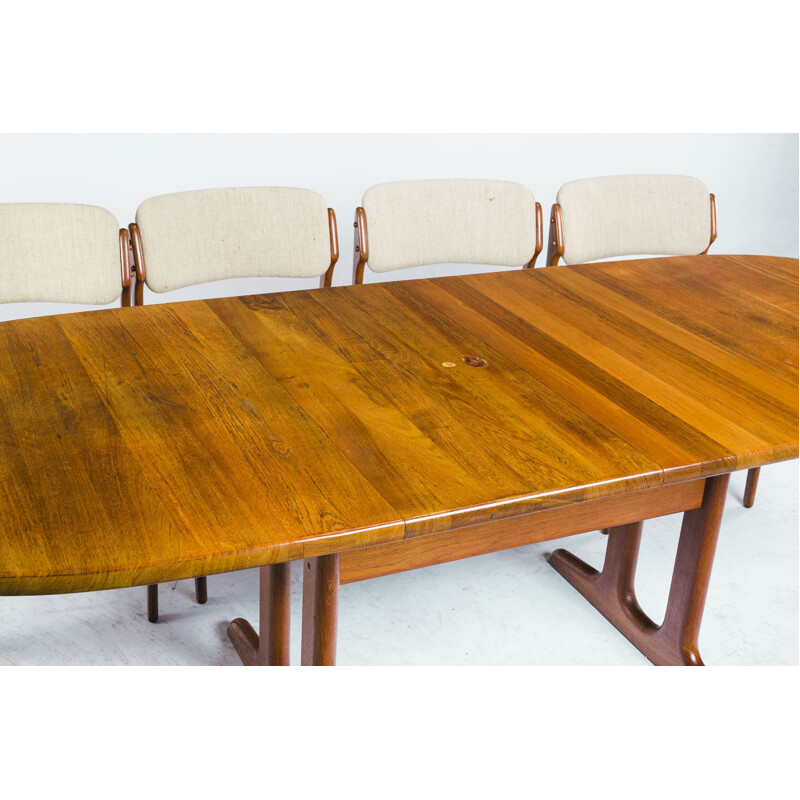 Vintage teak oval dining table from Glostrup
