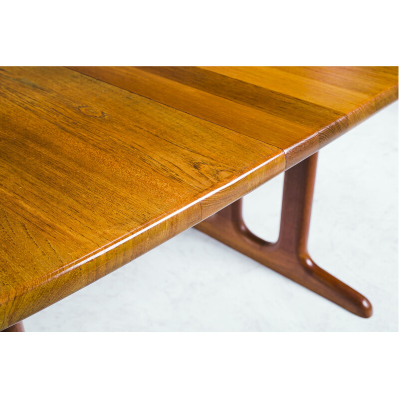 Vintage teak oval dining table from Glostrup