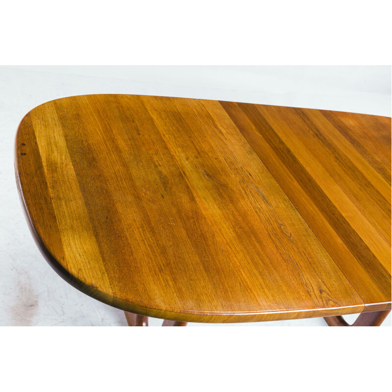 Vintage teak oval dining table from Glostrup