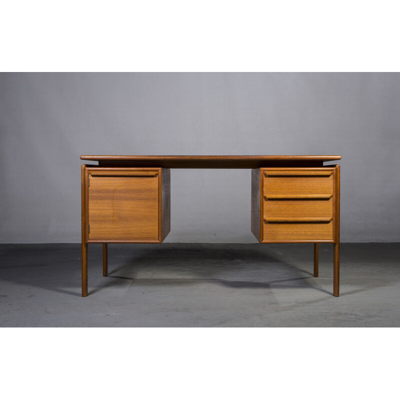 Bureau vintage en teck danois par GV Gasviga pour GV Mobler, 1960