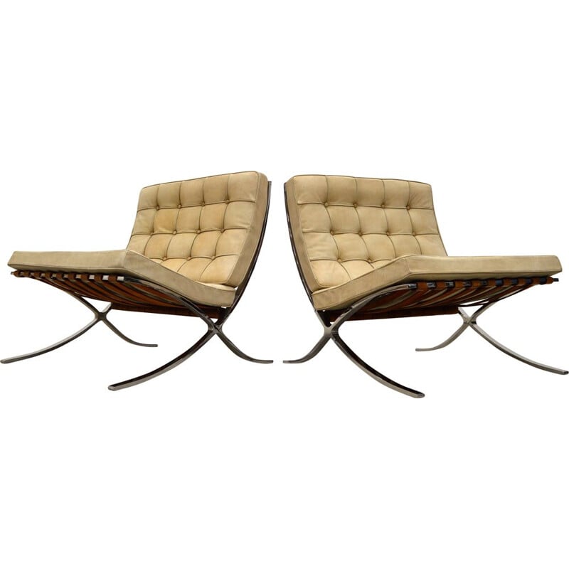 Ensemble de 2 fauteuils vintage Barcelona par Mies van der Rohe pour Knoll International, 1960