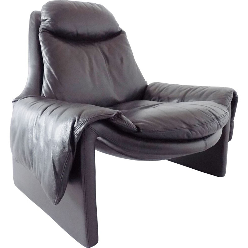 Vintage P60 black leather lounge chair by Vittorio Introini for Saporiti