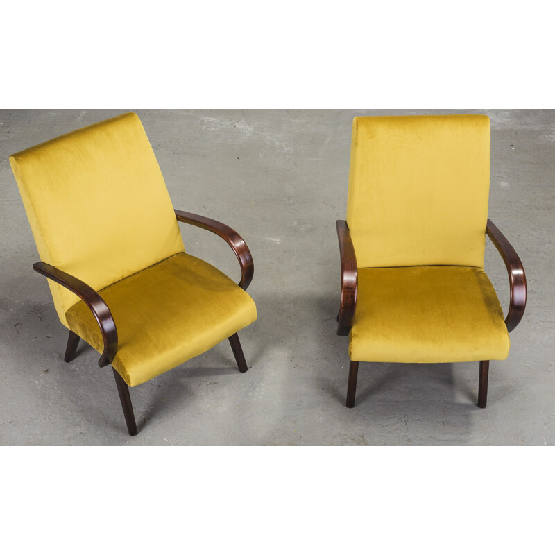 Set of 2 beech vintage armchairs by Jaroslav Smidek for TON, 1960s