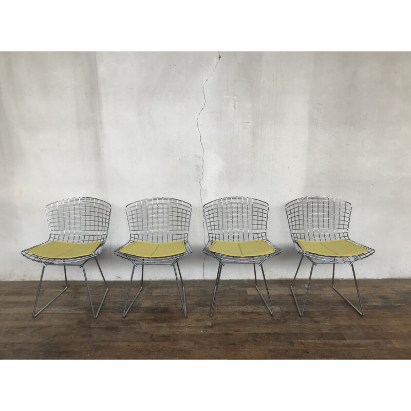 Set of 4 vintage chairs with yellow cushion by Harry Bertoia for Knoll, 1970