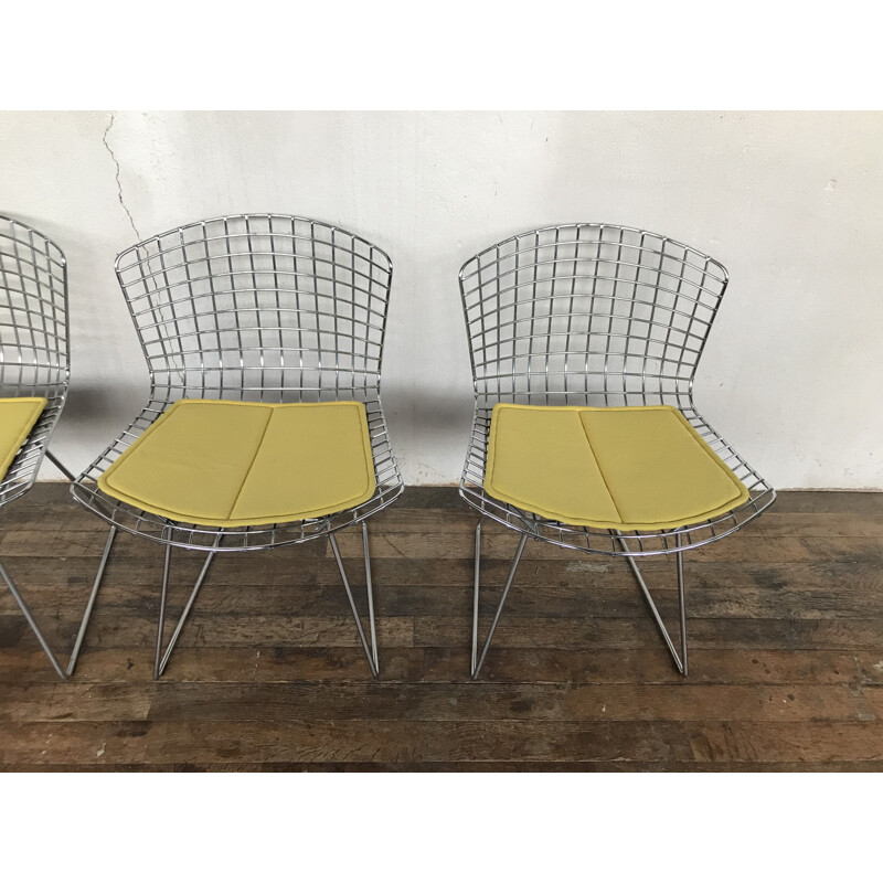 Ensemble de 4 chaises vintage avec coussin jaune par Harry Bertoia pour Knoll, 1970