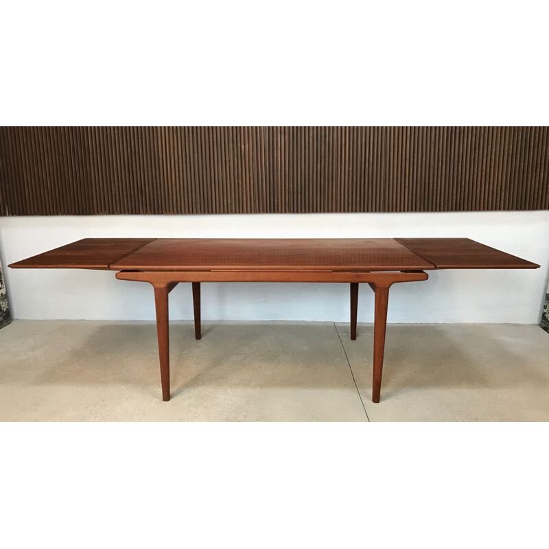 Teak danish vintage dining table by Johannes Andersen for Uldum Møbelfabrik, 1960s