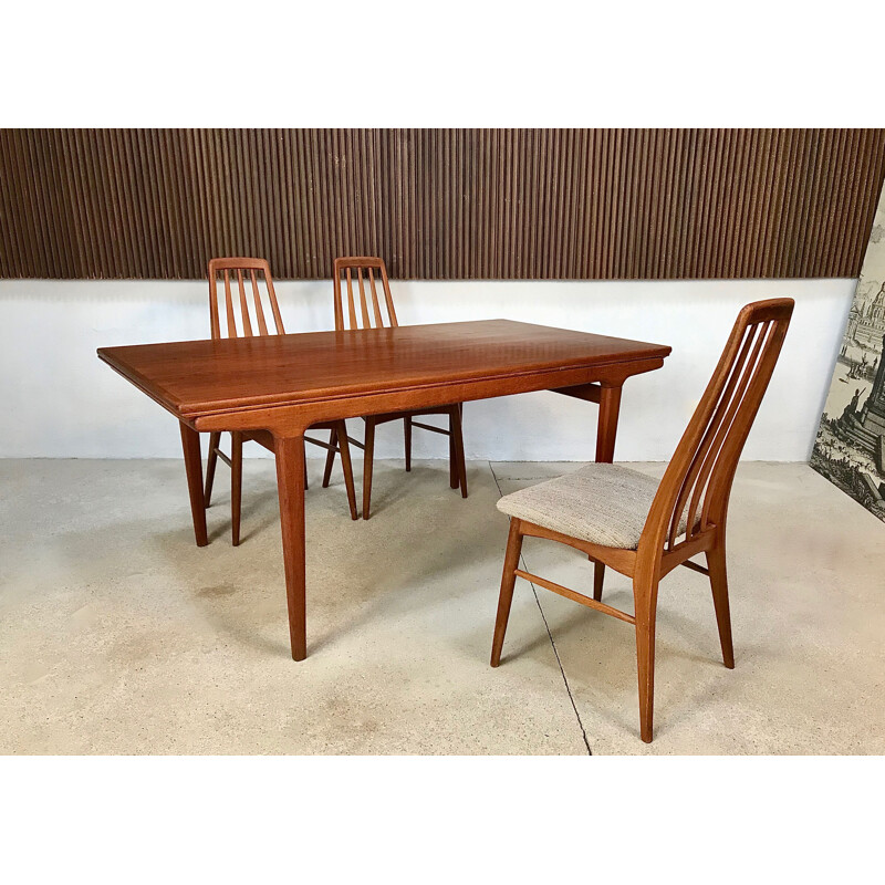 Teak danish vintage dining table by Johannes Andersen for Uldum Møbelfabrik, 1960s