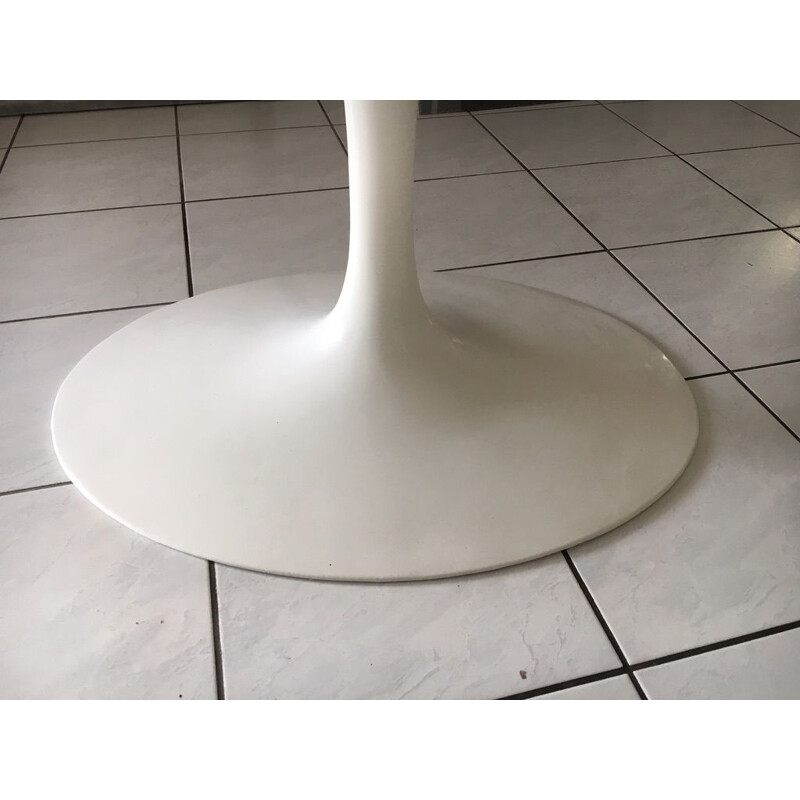 Vintage white laminate dining table by Eero Saarinen for Knoll