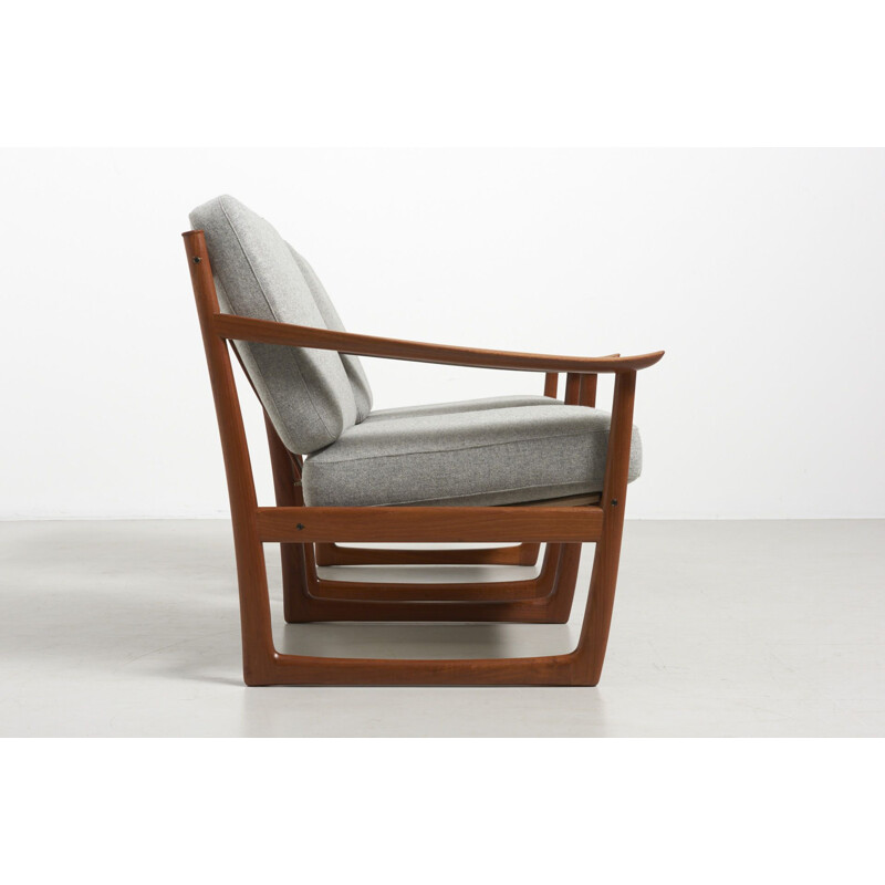 Vintage pair of grey lounge chairs model FD 130 by Peter Hvidt & Orla Mølgaard-Nielsen 