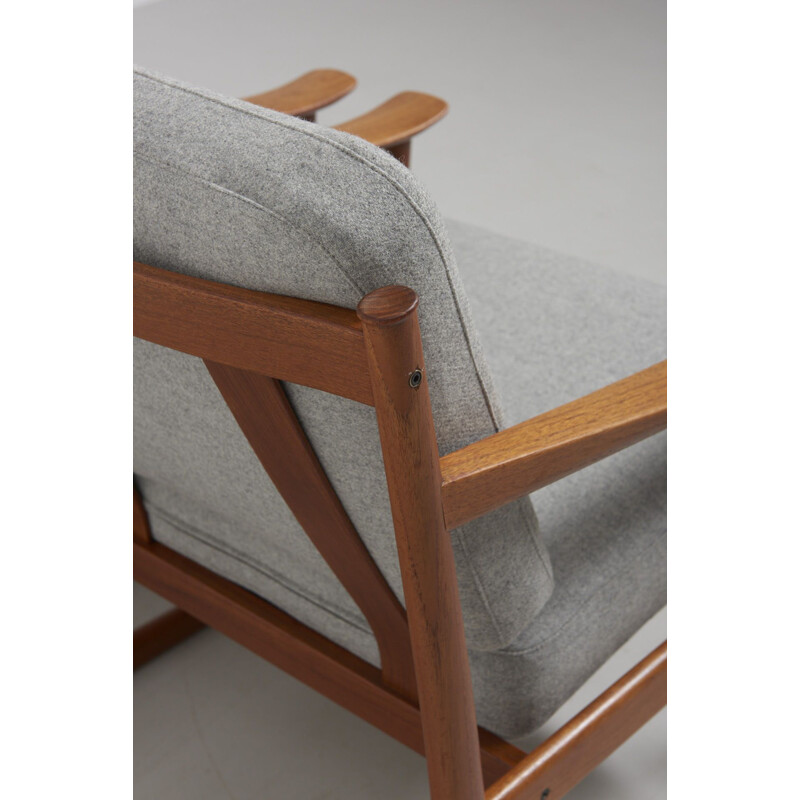 Vintage pair of grey lounge chairs model FD 130 by Peter Hvidt & Orla Mølgaard-Nielsen 