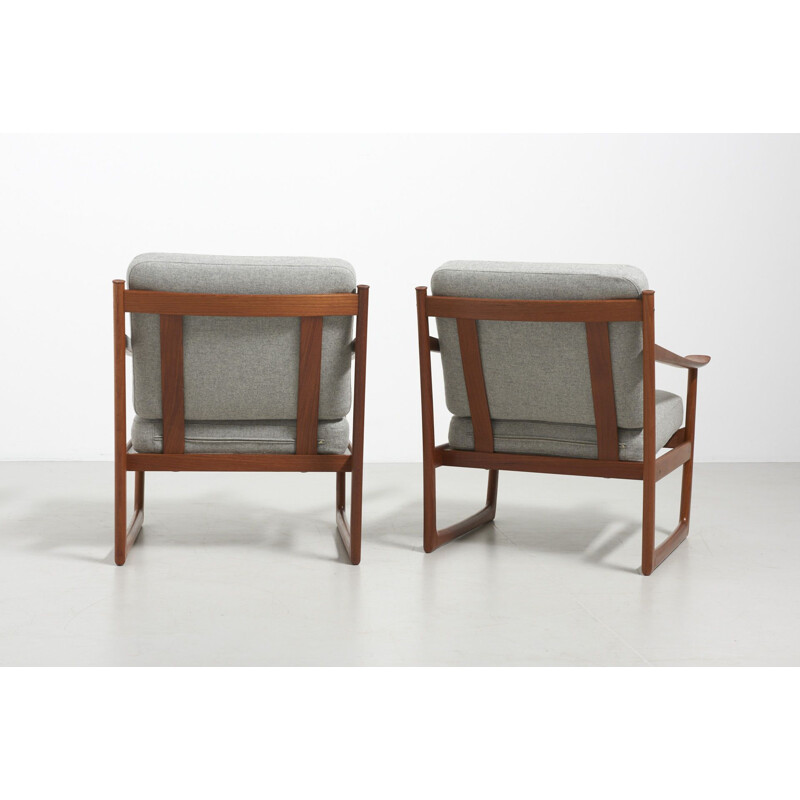 Vintage pair of grey lounge chairs model FD 130 by Peter Hvidt & Orla Mølgaard-Nielsen 