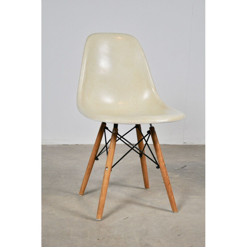 Set of 6 vintage chairs by Charles & Ray Eames for Herman Miller, 1970s