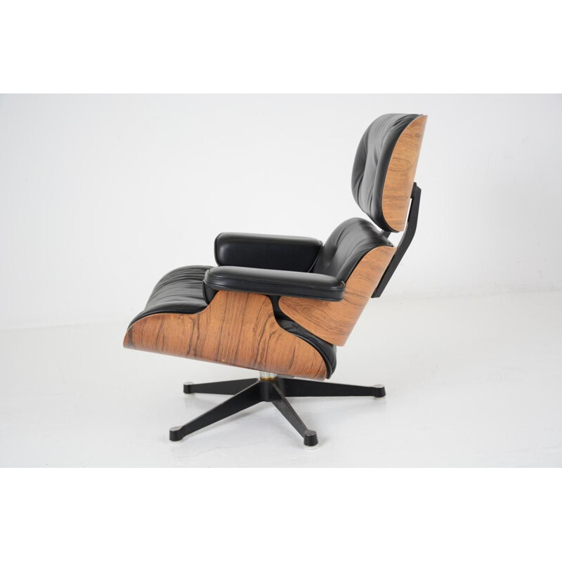 Vintage armchair by Charles and Ray Eames, Herman Miller publisher, 1970