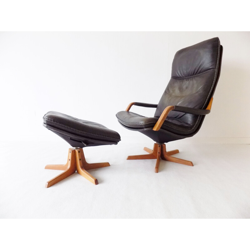 Fauteuil vintage en cuir avec tabouret par Berg, 1970