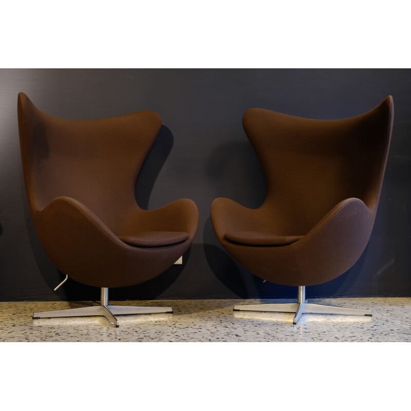 Vintage Egg armchair by Arne Jacobsen, Fritz Hansen publisher, 2007