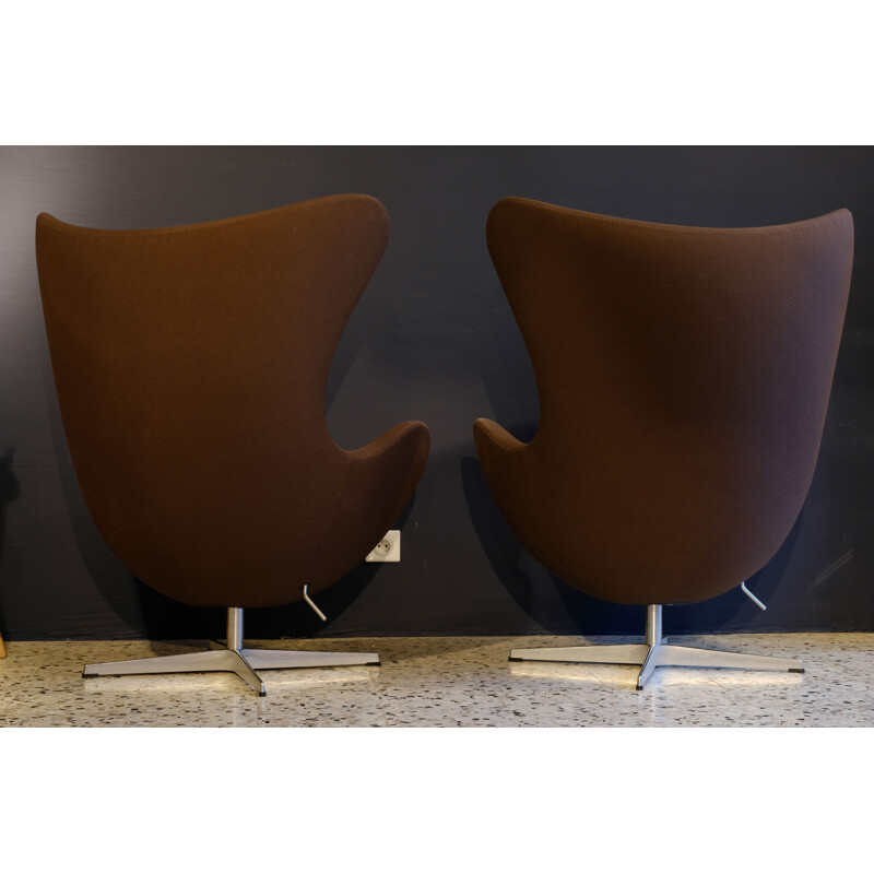 Vintage Egg armchair by Arne Jacobsen, Fritz Hansen publisher, 2007