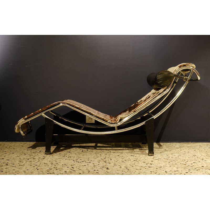 Chaise longue vintage LC4 par Charlotte Perriand pour Le corbusier
