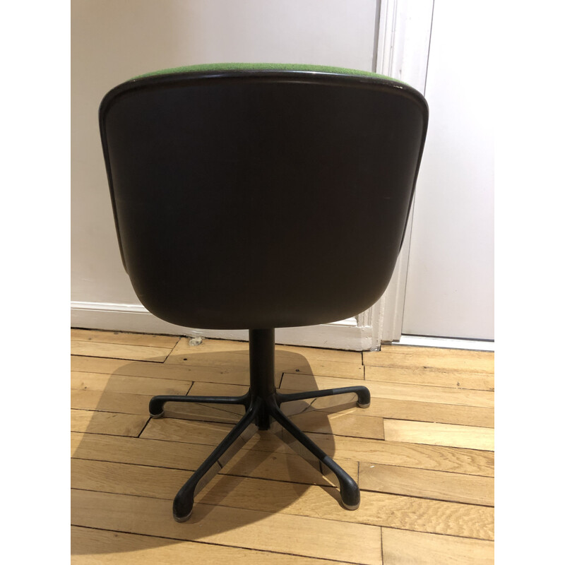 Vintage green swiveling chair by Pollock for Comforts