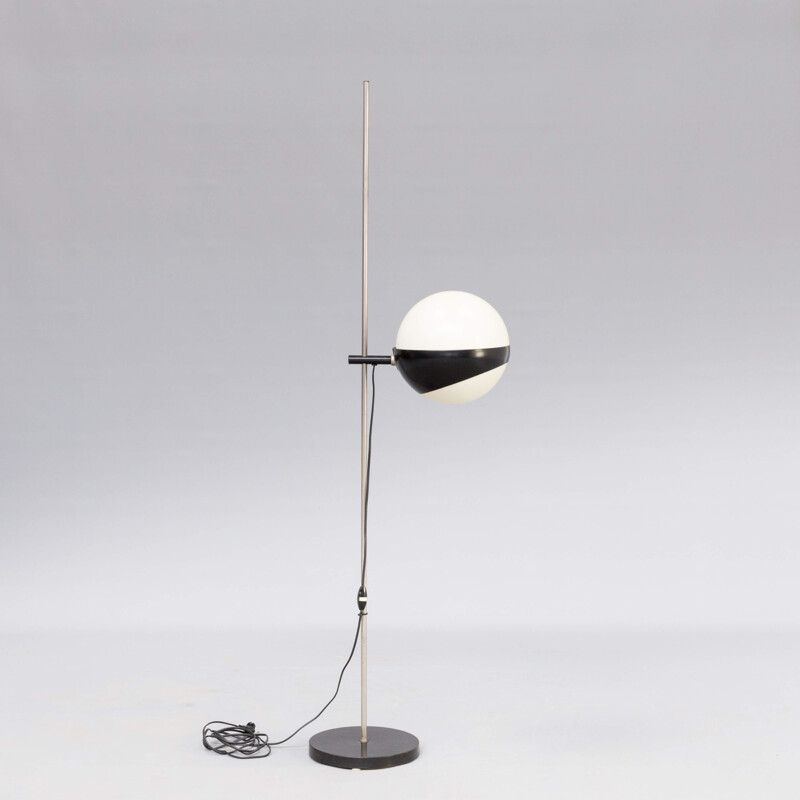 Vintage model 660 floorlamp for Hala Zeist 1970