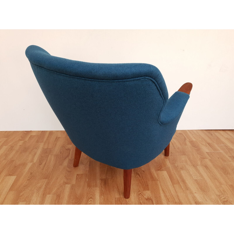 Vintage Danish lounge chair model 221 by Kurt Olsen
