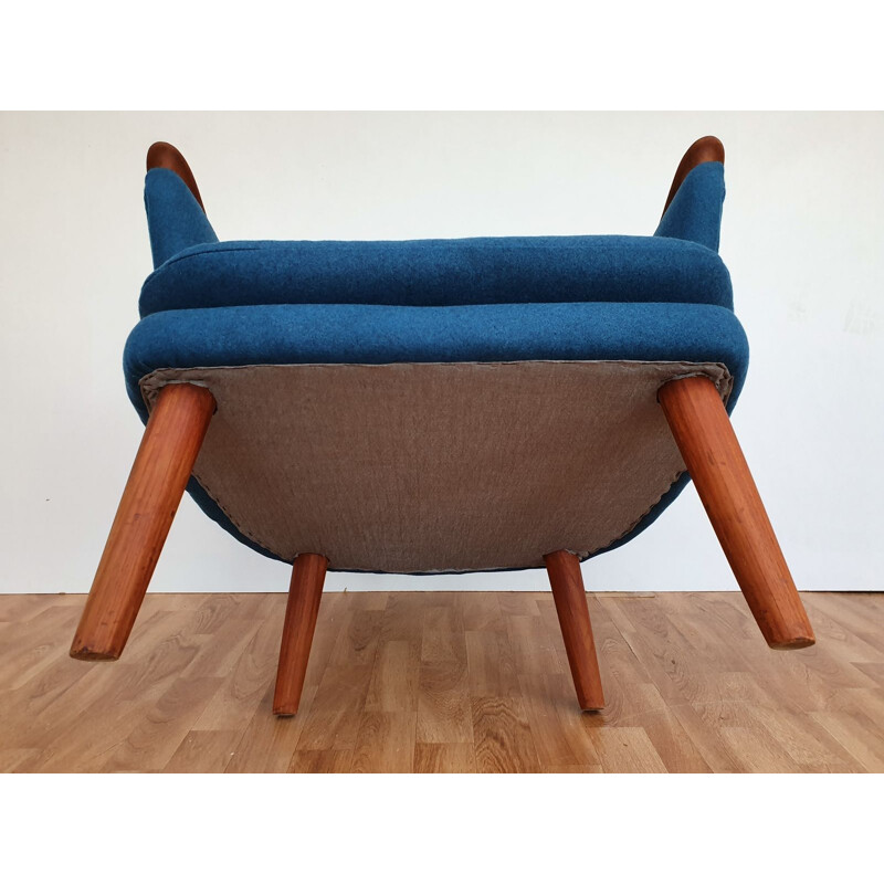 Vintage Danish lounge chair model 221 by Kurt Olsen