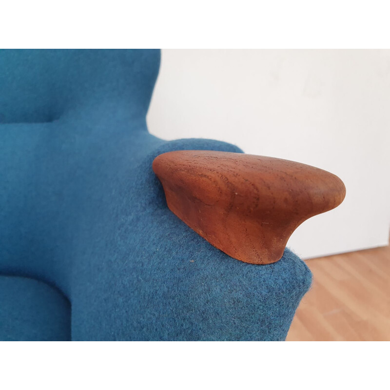 Vintage Danish lounge chair model 221 by Kurt Olsen