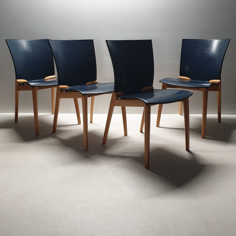 Suite de 4 chaises vintage par Josep Llusca pour Cassina, 1990