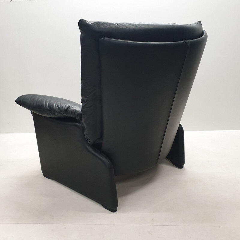 vINTAGE Black Leather Armchair by Vico Magistretti for Cassina, 1980s