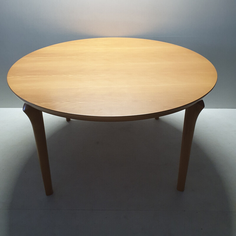 Vintage Beech Round Dining Table from Cassina, 1994