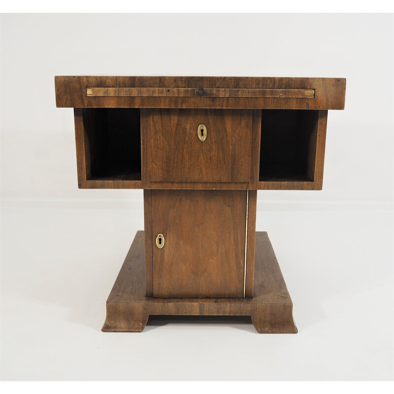 Vintage Art Deco table in walnut, Czechoslovakia 1940