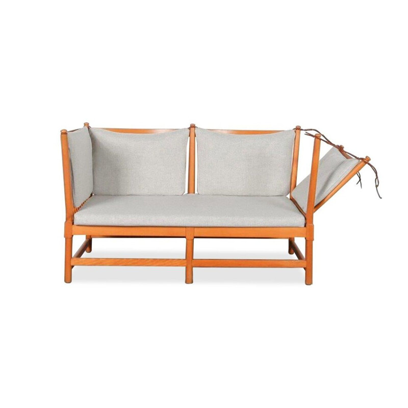 Vintage beech sofa by Børge Mogensen for Fritz Hansen, Denmark, 1963