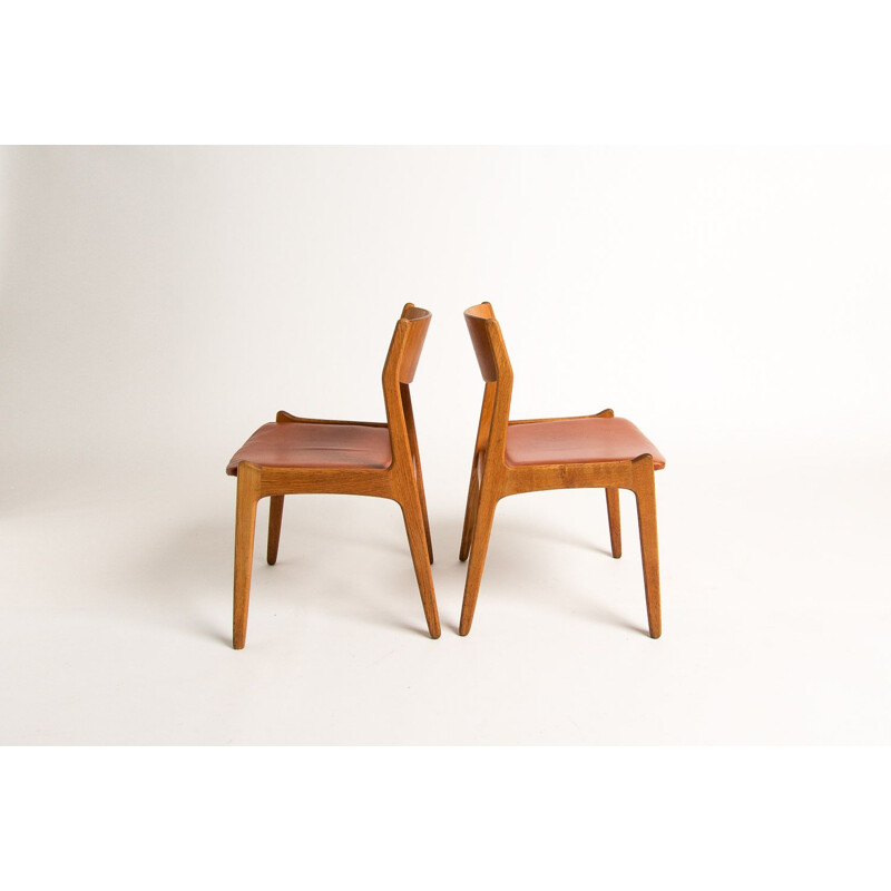 Set of 6 vintage dining chairs in oak and leather, Denmark, 1950s