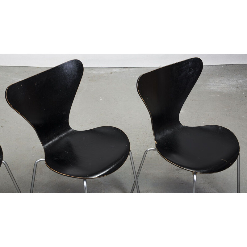 Set of 4 vintage dining chairs series 7 by Arne Jacobsen for Fritz Hansen, 1950s