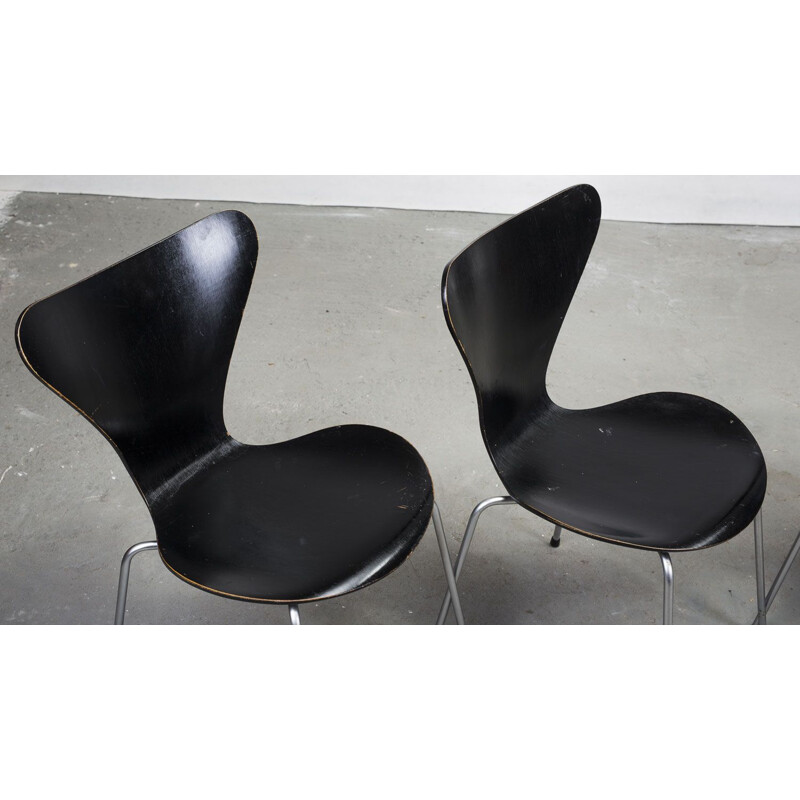 Set of 4 vintage dining chairs series 7 by Arne Jacobsen for Fritz Hansen, 1950s