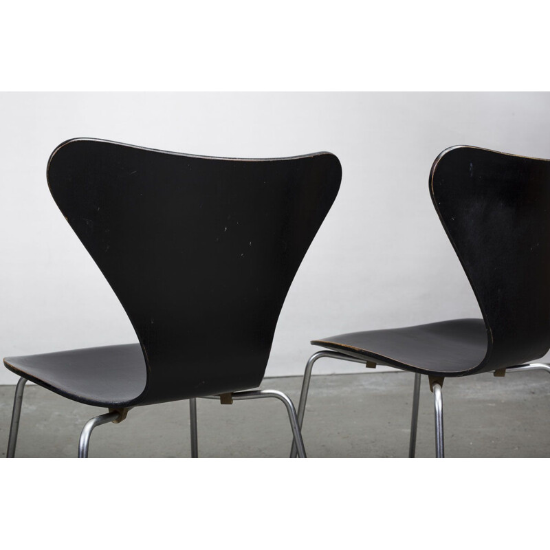 Set of 4 vintage dining chairs series 7 by Arne Jacobsen for Fritz Hansen, 1950s