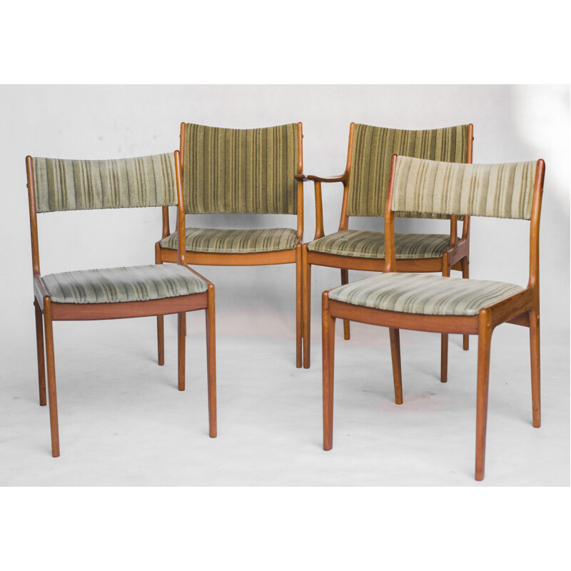 Set of 4 vintage UM85 dining chairs by Johannes Andersen for Uldum Møbelfabrik