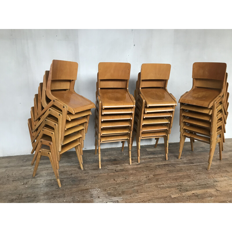 Lot de 42 Chaises vintage, esprit moderniste, 1950-60