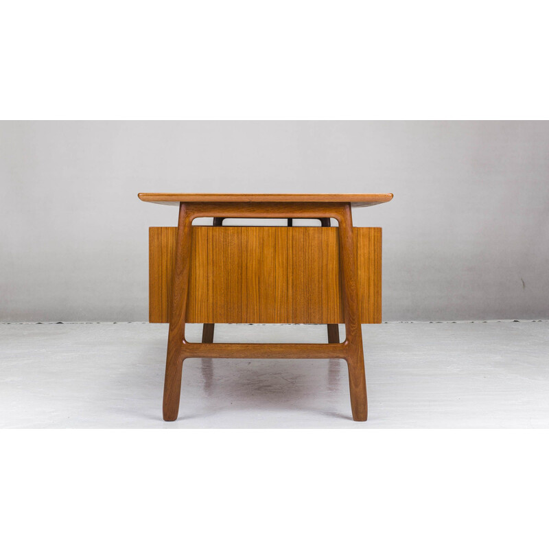 Vintage model 75 desk from Oman Jun, 1950