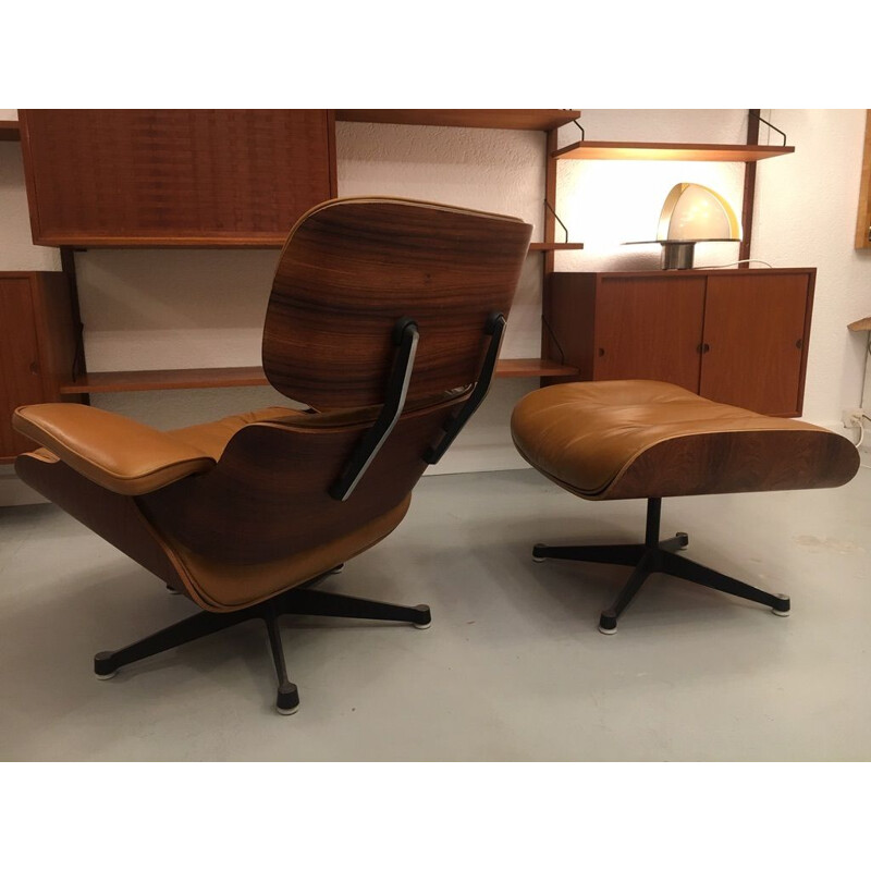 Charles and Ray Eames lounge vintage chair and Ottoman in cognac leather and rosewood for Furniture International 1975