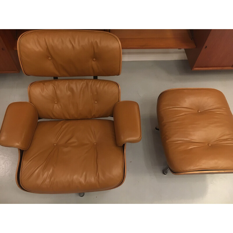 Charles and Ray Eames lounge vintage chair and Ottoman in cognac leather and rosewood for Furniture International 1975