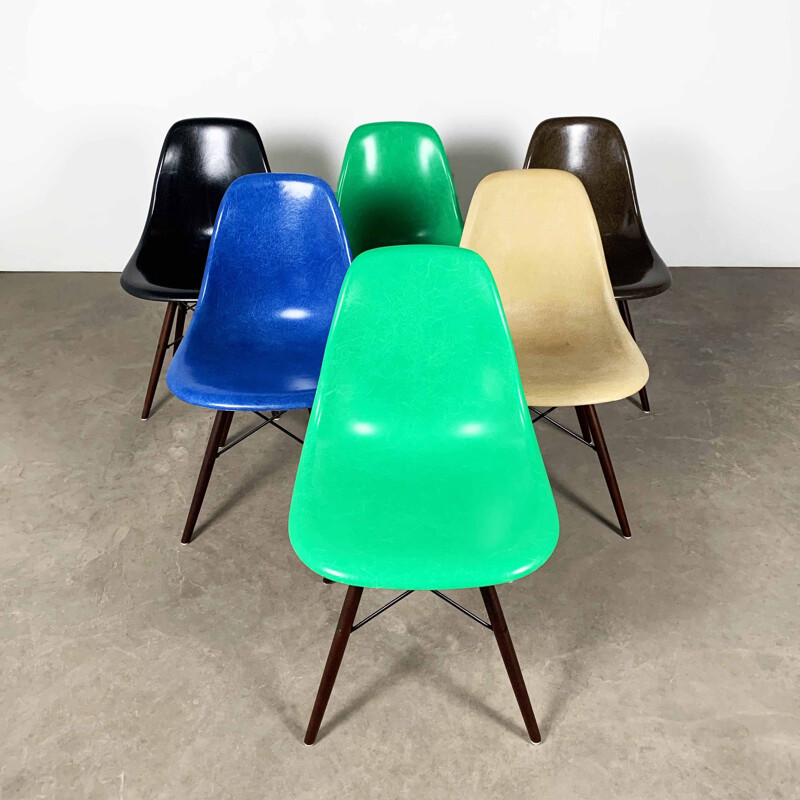 Set of 6 vintage Fiberglass DSW Dining Chairs by Charles & Ray Eames for Herman Miller, 1980s