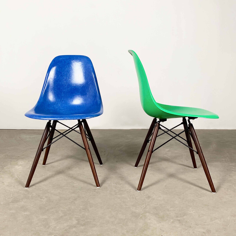 Set of 6 vintage Fiberglass DSW Dining Chairs by Charles & Ray Eames for Herman Miller, 1980s