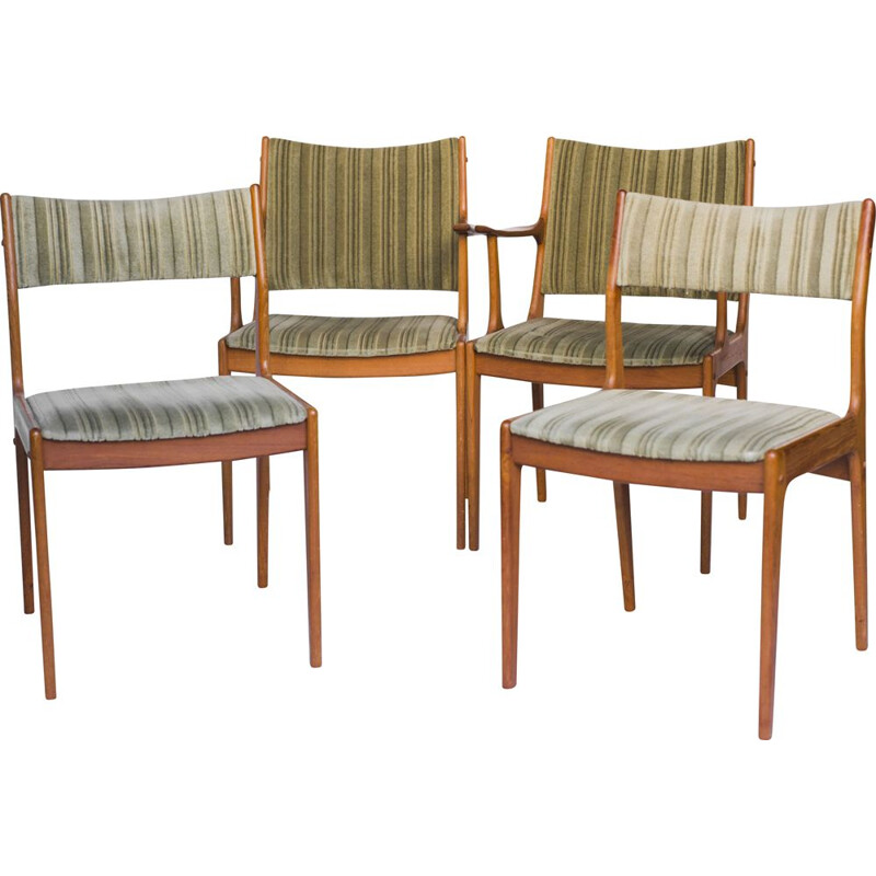 Set of 4 vintage UM85 dining chairs by Johannes Andersen for Uldum Møbelfabrik