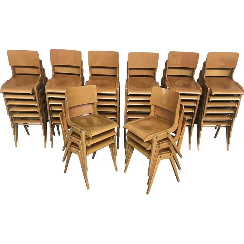 Lot de 42 Chaises vintage, esprit moderniste, 1950-60