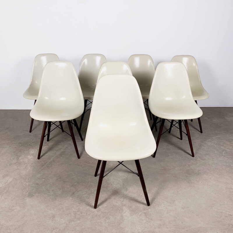Vintage fiberglass DSW Side Chair by Charles & Ray Eames for Herman Miller, 1980