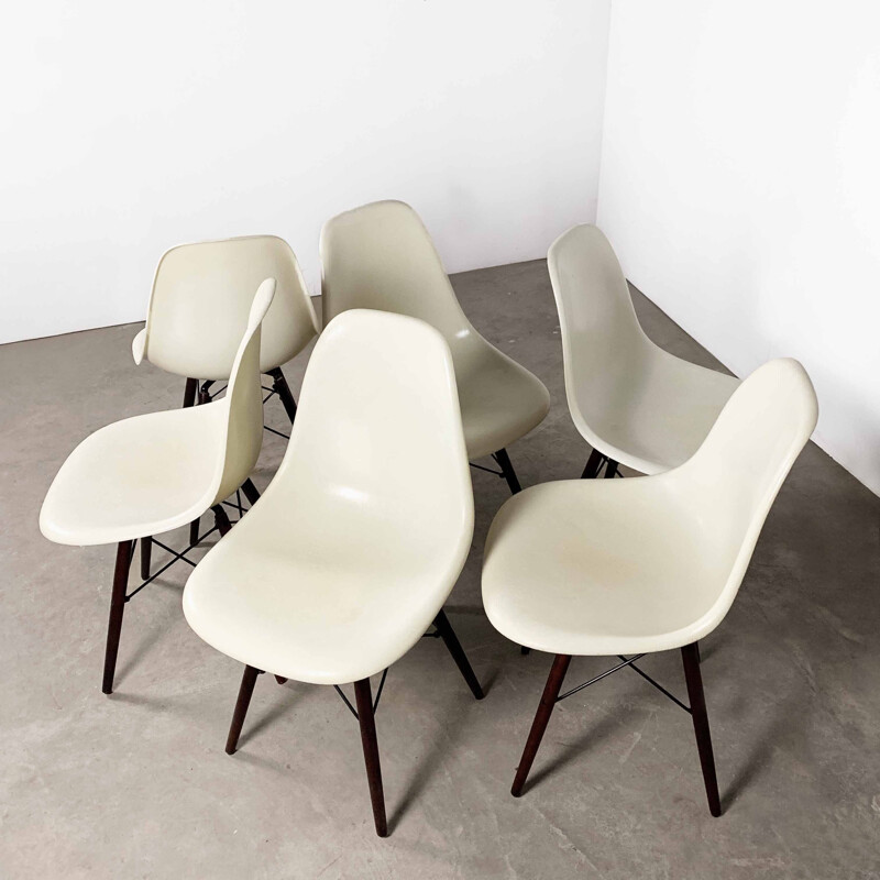 Vintage fiberglass DSW Side Chair by Charles & Ray Eames for Herman Miller, 1980