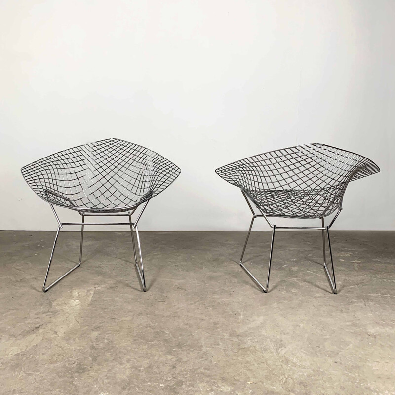 Set of 2 vintage diamond chairs by Harry Bertoia for Knoll 1990