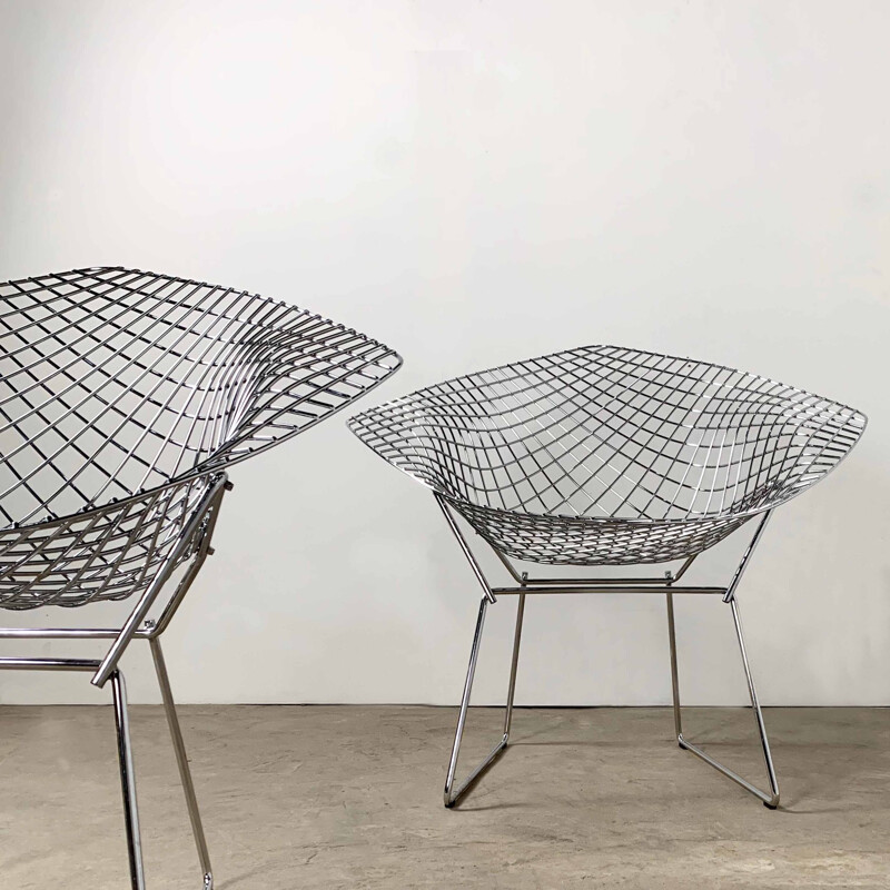 Set of 2 vintage diamond chairs by Harry Bertoia for Knoll 1990